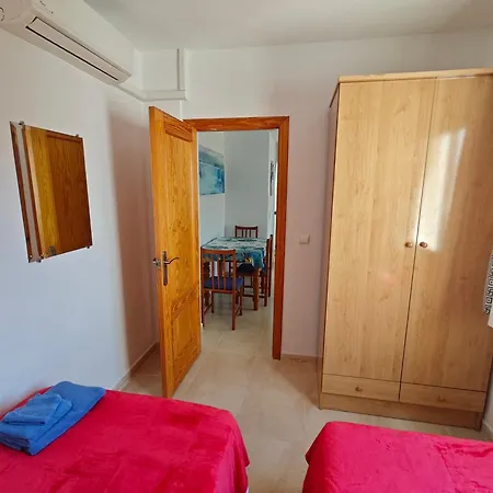 Floor With Terrace Near The * טורבייחה